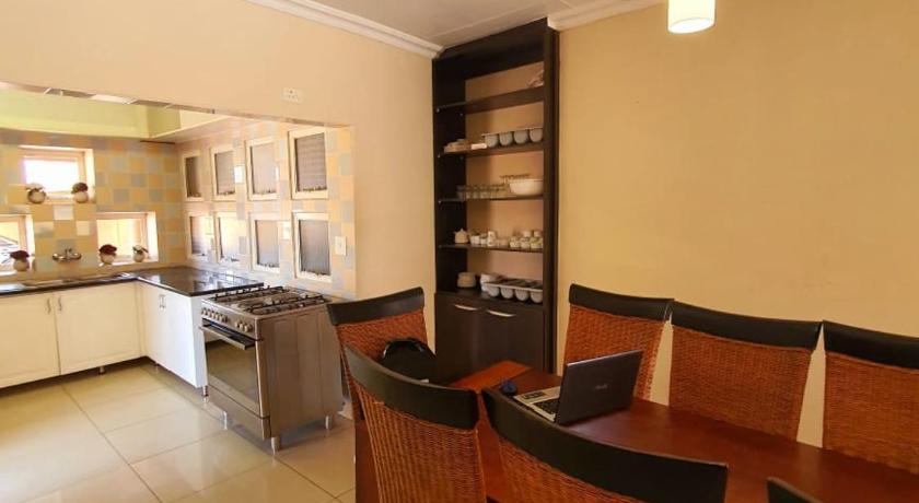 Tenacity Guesthouse - Riviera Park photo