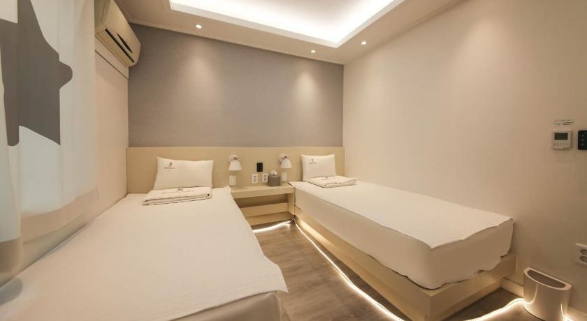 Image of Boutique Queen Room 3