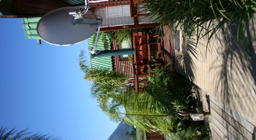 Mountain Breeze Log Cabins photo
