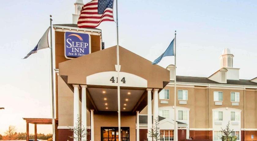 Sleep Inn & Suites