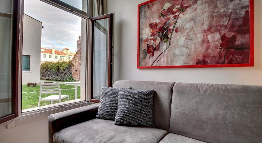 Cannaregio suite with garden photo