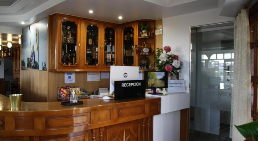 Hostal Don Suero de Quinones photo