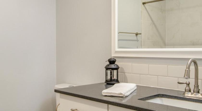 Never Stop Exploring- 3 bedroom 2 bath home of duplex, close to Zion, Bryce, and Brianhead photo
