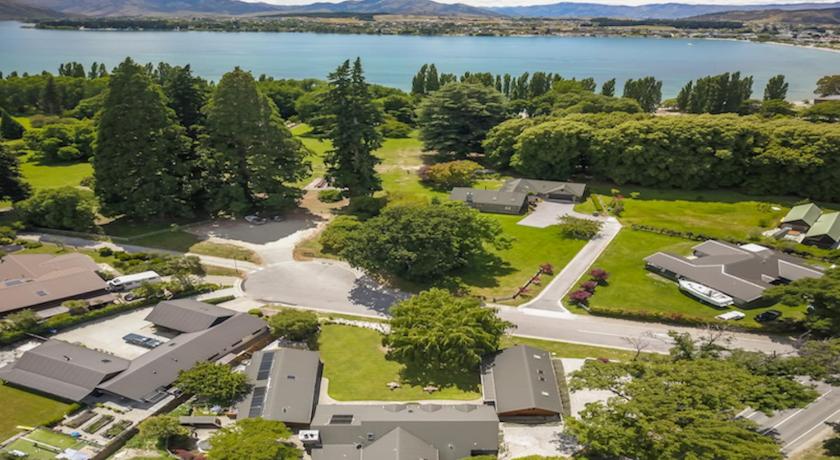Wanaka Homestead Lodge & Cottages photo