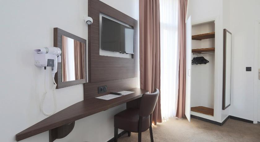Hotel Monsigny photo