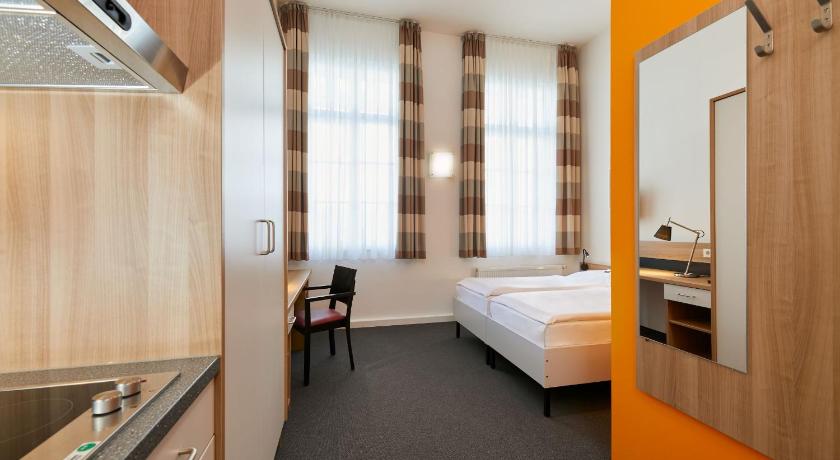 タウンハウス デュッセルドルフ デュッセルドルフ 年 最新料金 8471円 部屋写真 口コミ タウンハウス デュッセルドルフ デュッセルドルフ 年 最新料金 8471円 部屋写真 口コミ