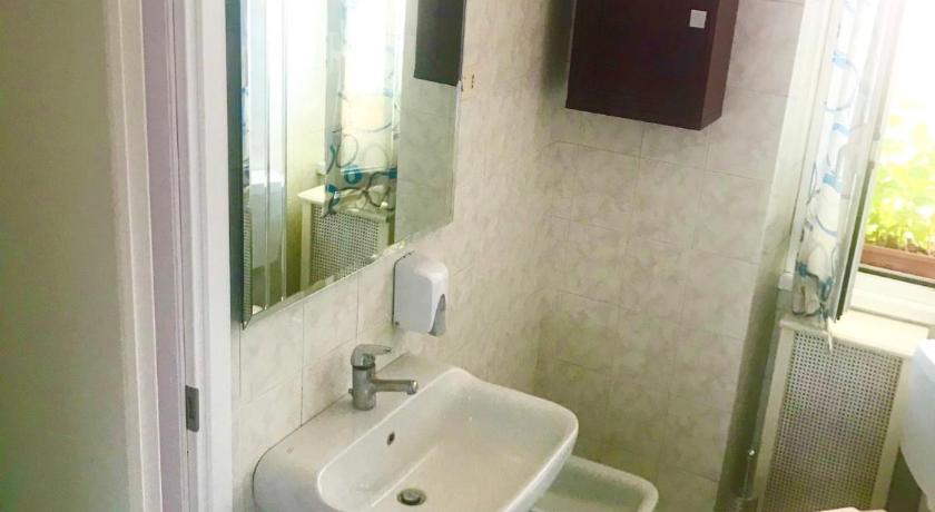 Image of Double Room with Private Bathroom 2