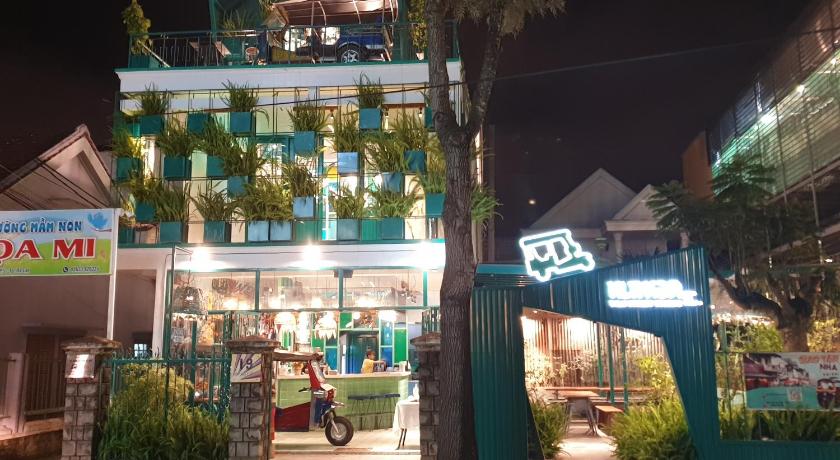 New Hampton Suits-Tam Xuan Centre Hotel – Dalat, NE