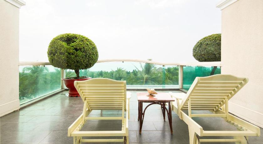 Image of Deluxe Double or Twin Room with Sea View 1