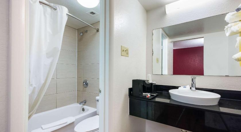 Econo Lodge photo