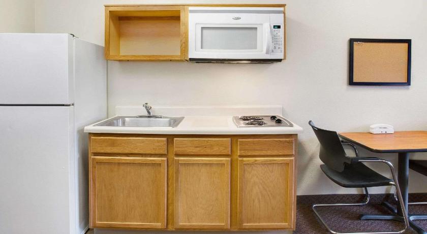 WoodSpring Suites Cincinnati Fairfield photo