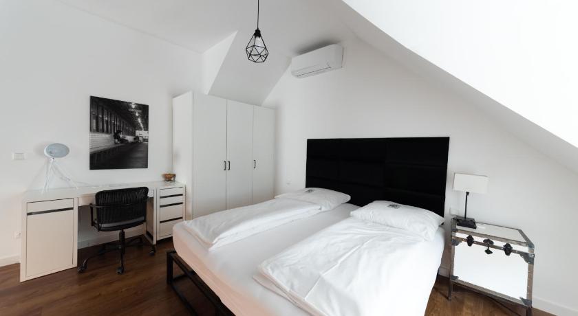 Design-Loft und Apartment im Villenviertel photo