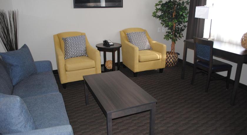 Days Inn & Suites by Wyndham Lindsay