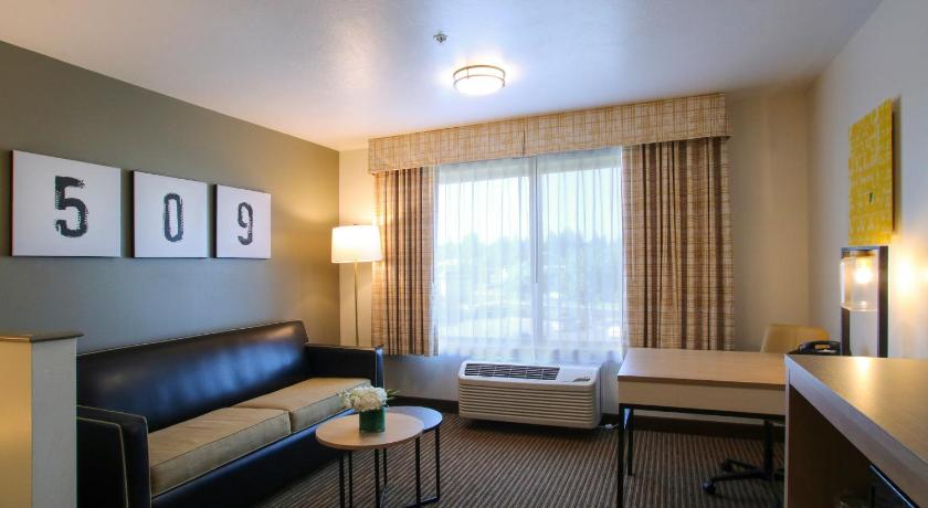 Oxford Suites Spokane Valley