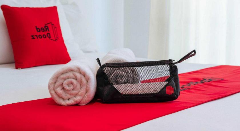 RedDoorz near Lampung Walk 2 – Bandar Lampung, ID