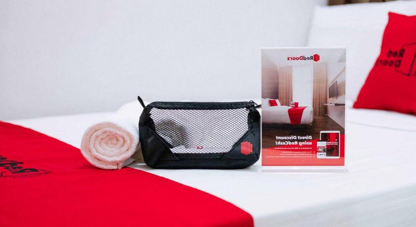 RedDoorz near Lampung Walk 2 – Bandar Lampung, ID