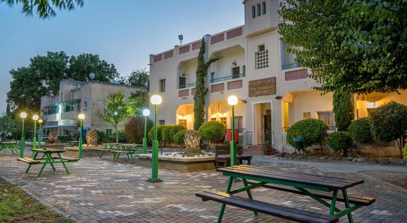 Tiberias Degania Bet Kibbutz Country Lodging by KHC 2-Star Hotel exterior