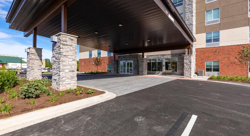 Holiday Inn Express & Suites Hoffman Estates