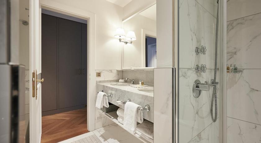 Image of Superior Junior Suite 10