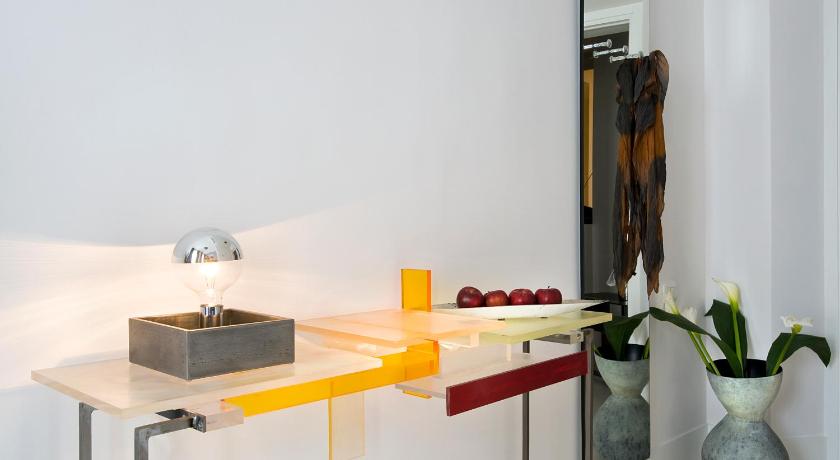 Image of Junior Suite with Landmark View 13