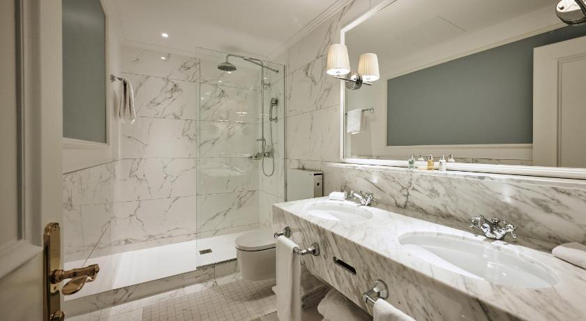 Image of Deluxe Junior Suite 8