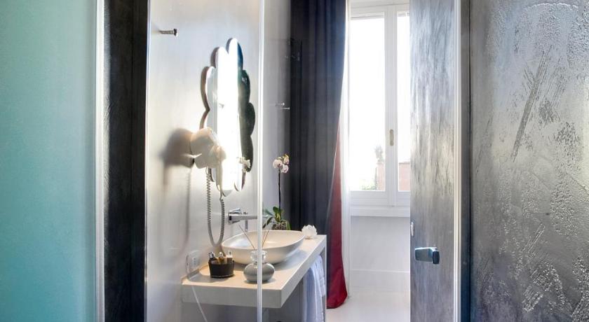 Image of Junior Suite 16