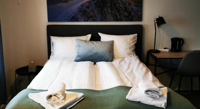 Henningsvær Guesthouse photo
