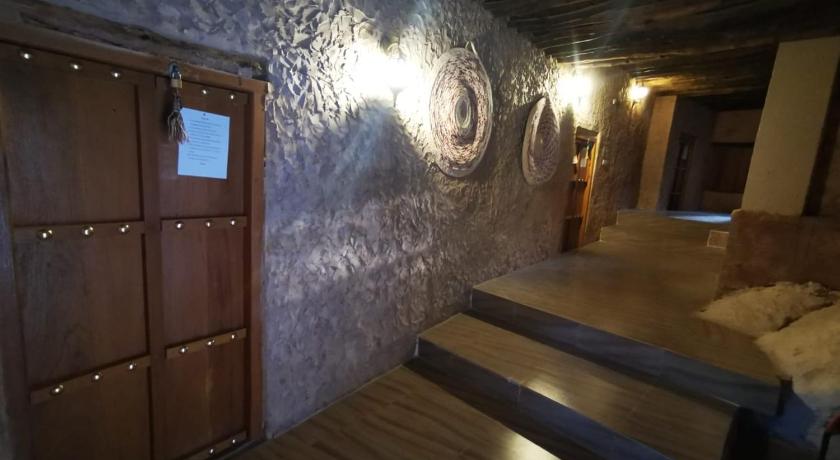 Image of Twin Room with Shared Bathroom 6