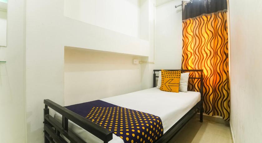 OYO 1161 Hotel Golden Residency