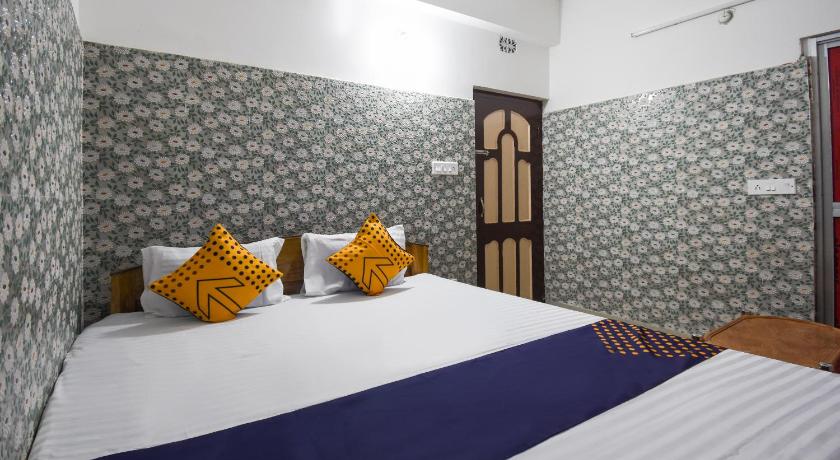 OYO 1161 Hotel Golden Residency