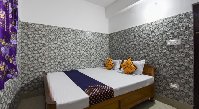 OYO 1161 Hotel Golden Residency