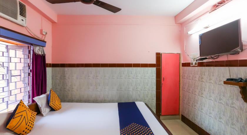 OYO 1161 Hotel Golden Residency