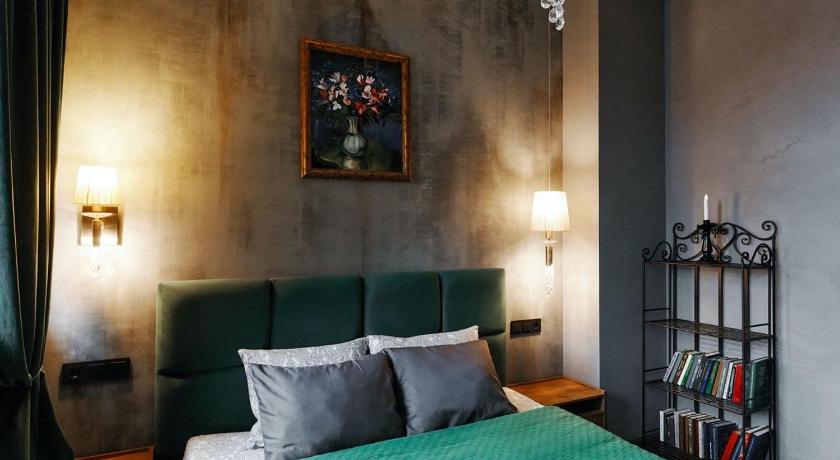 SO Fabulous apt in heart of historical downtown NEW photo