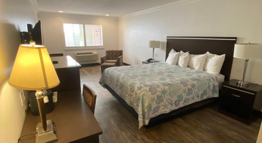Ocean Surf Inn & Suites photo