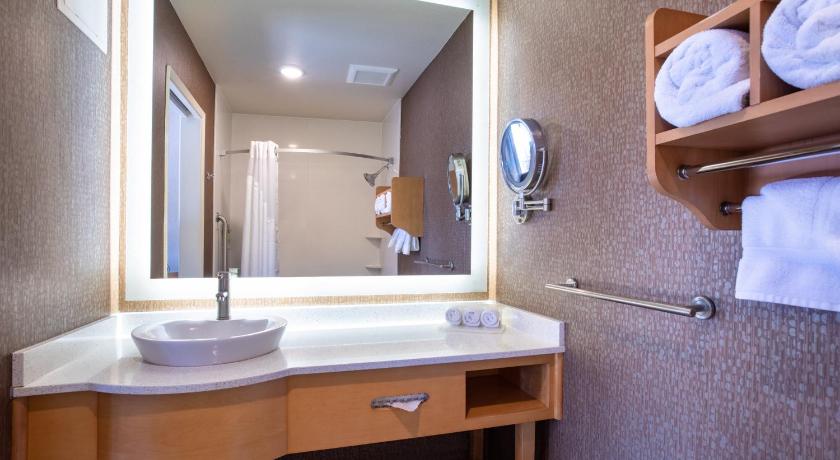 Holiday Inn Express Monterey - Cannery Row