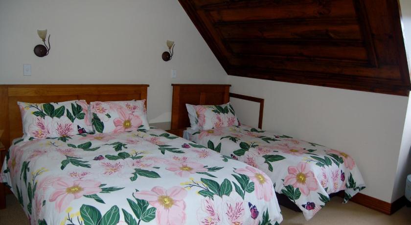 Oak Lodge photo