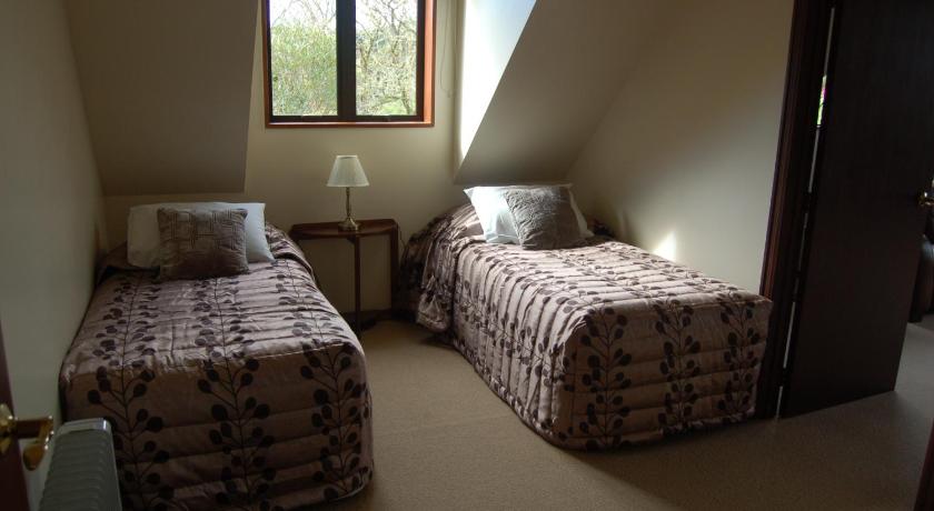 Oak Lodge photo