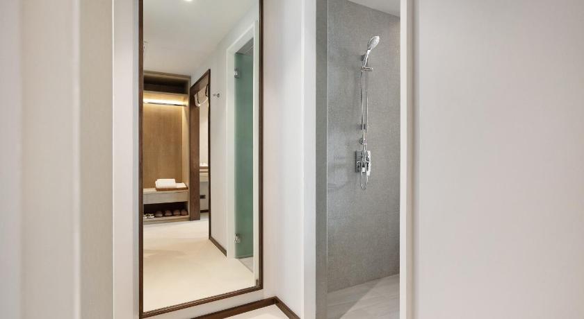 Image of Beachfront Mini Suite Twin Room 17