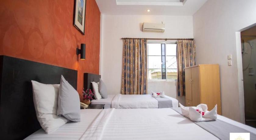 Image of Superior Twin Room 8
