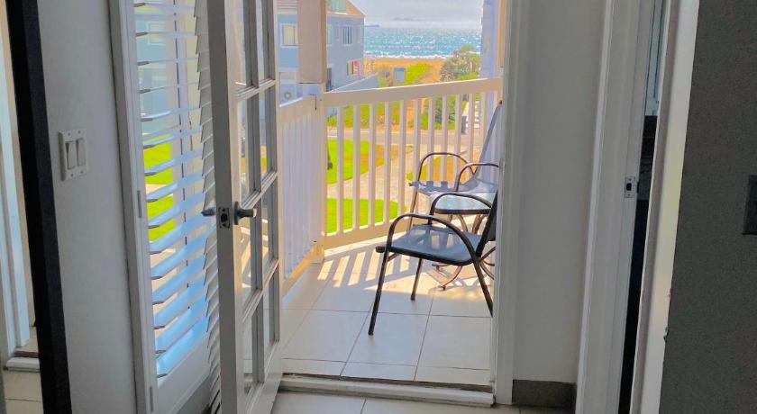 Ocean Surf Inn & Suites photo