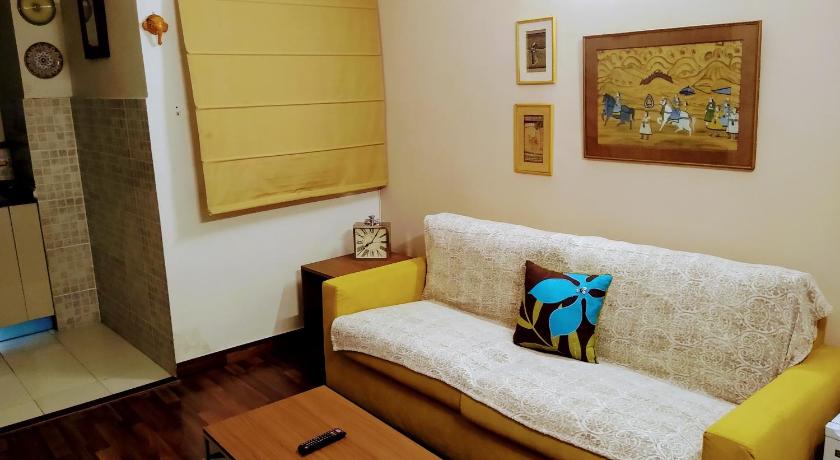 Independent Charming Studio with balcony Urban view — Hotel in New Delhi and NCR