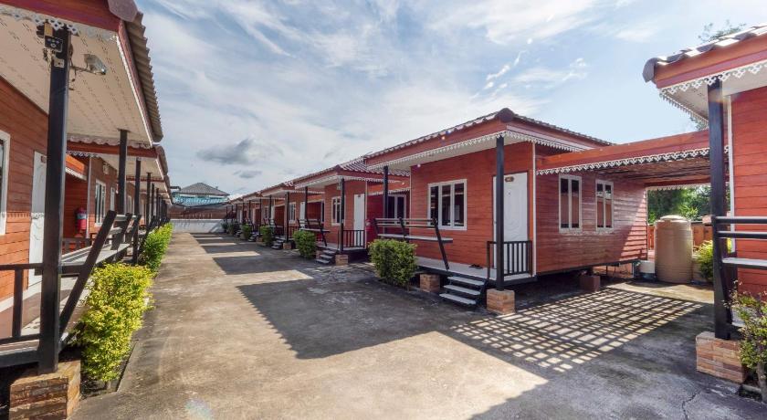 촌부리 OYO 1166 Train Way Resort  2-Star Hotel lobby