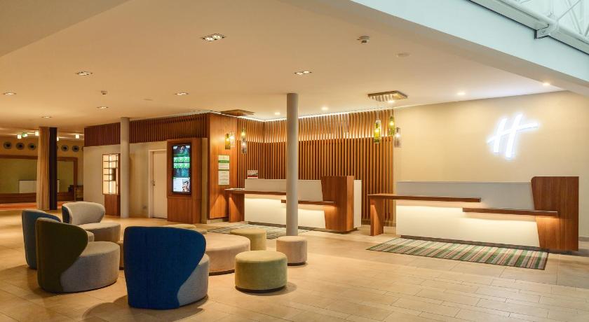 베를린 홀리데이 인 베를린 에어포트 - 컨퍼런스 센터 바이 IHG (Holiday Inn Berlin Airport - Conference Centre By IHG) 4성급 호텔 외관