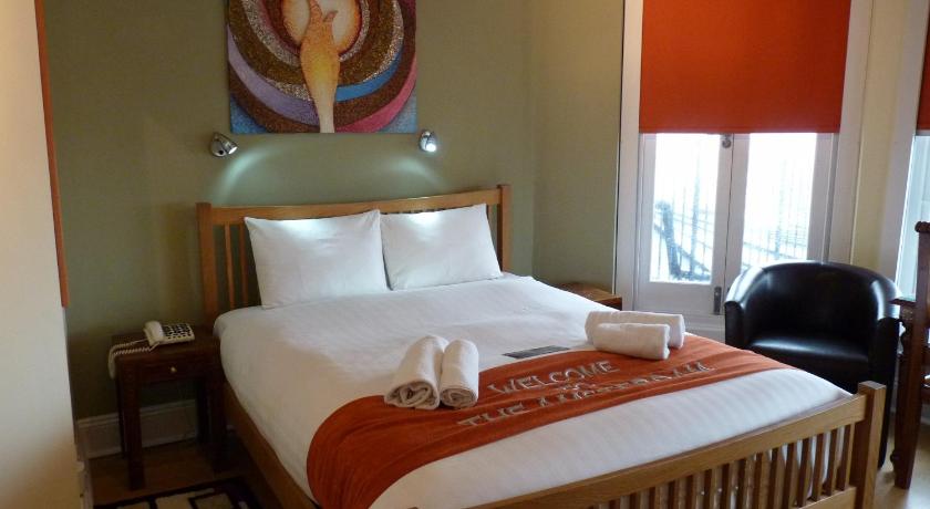 Image of Boutique Double 6