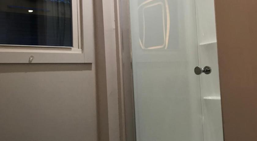 Modern GuestHouse Ironbound Newark with KITCHEN-FastTrainToNYC-OneStopToAirport photo