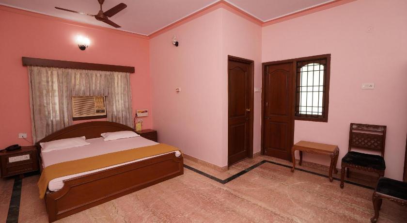 Lloyds Guest House Krishna Street - T Nagar photo