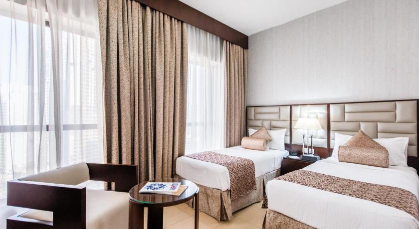 Image of 4 bedrooms 8