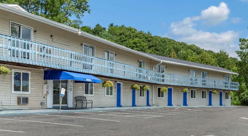 Econo Lodge Lee - Great Barrington