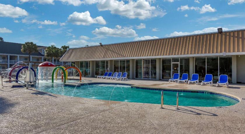 Motel 6 - Pawleys Island