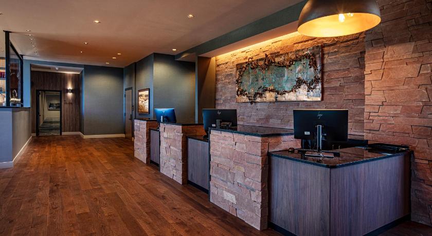 Hotel Maverick photo